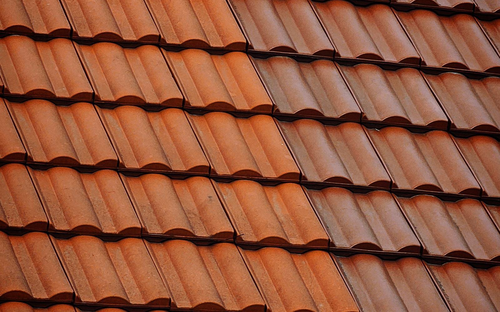 Détail d’une couverture posée par Chemith Tino